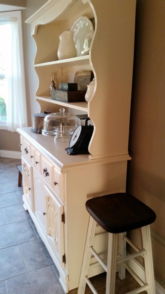 Kitchen Hutch Makeover