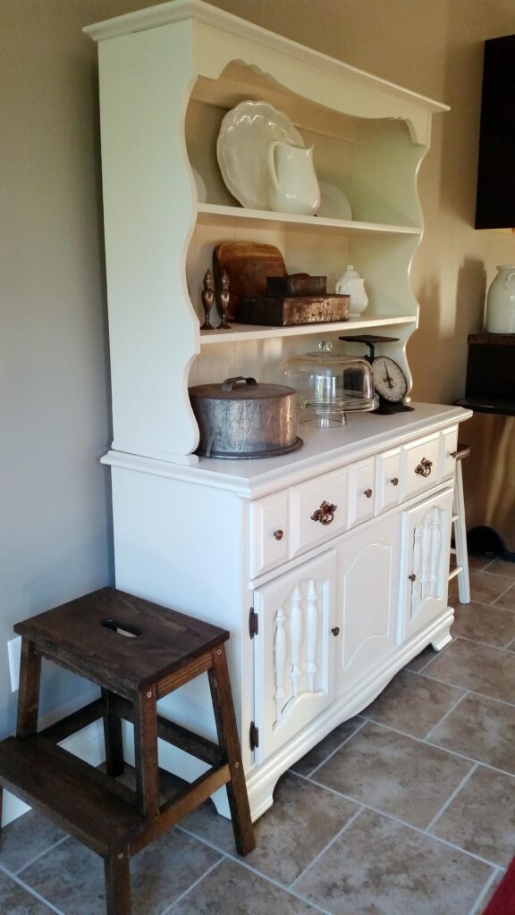 Kitchen Hutch Makeover