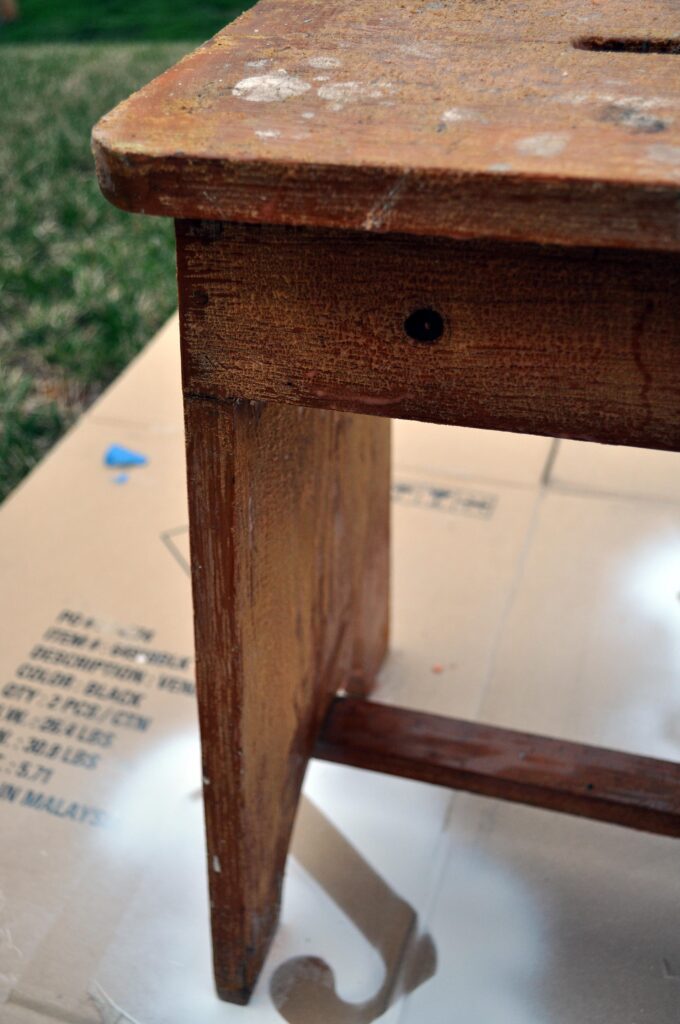 Repainting Old Wooden Furniture