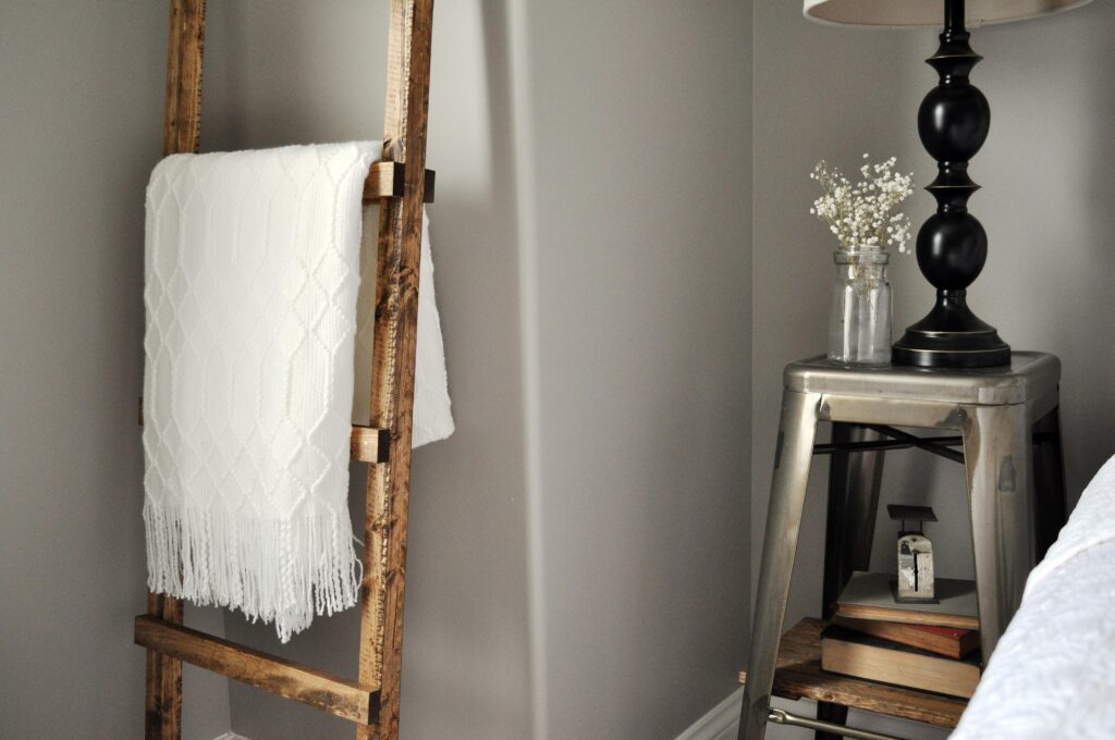 DIY Blanket Ladder