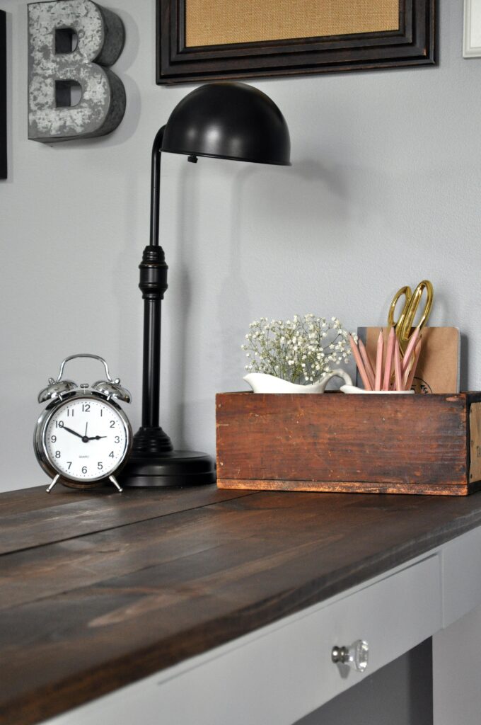 Farmhouse Desk Makeover. 4