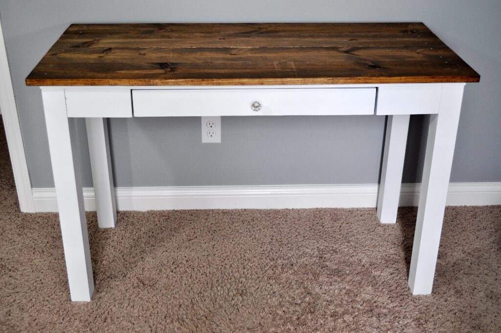 Farmhouse Desk Makeover. 5