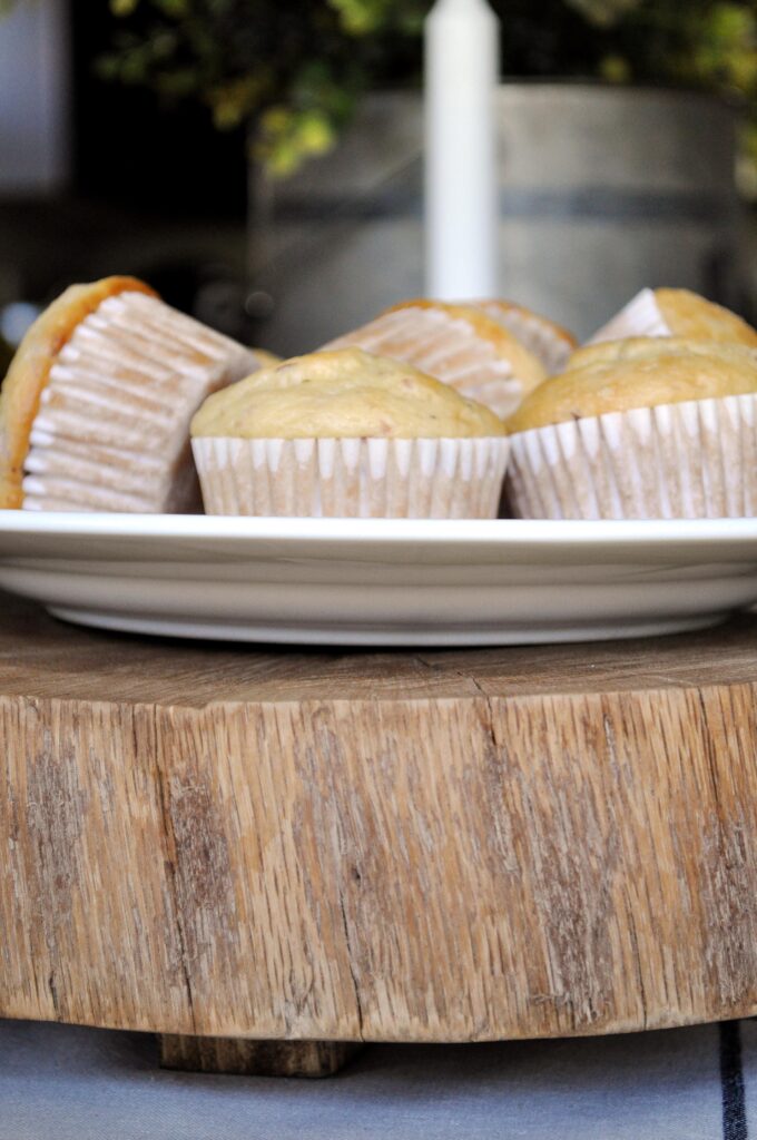 DIY Wood Slab Cake Stand