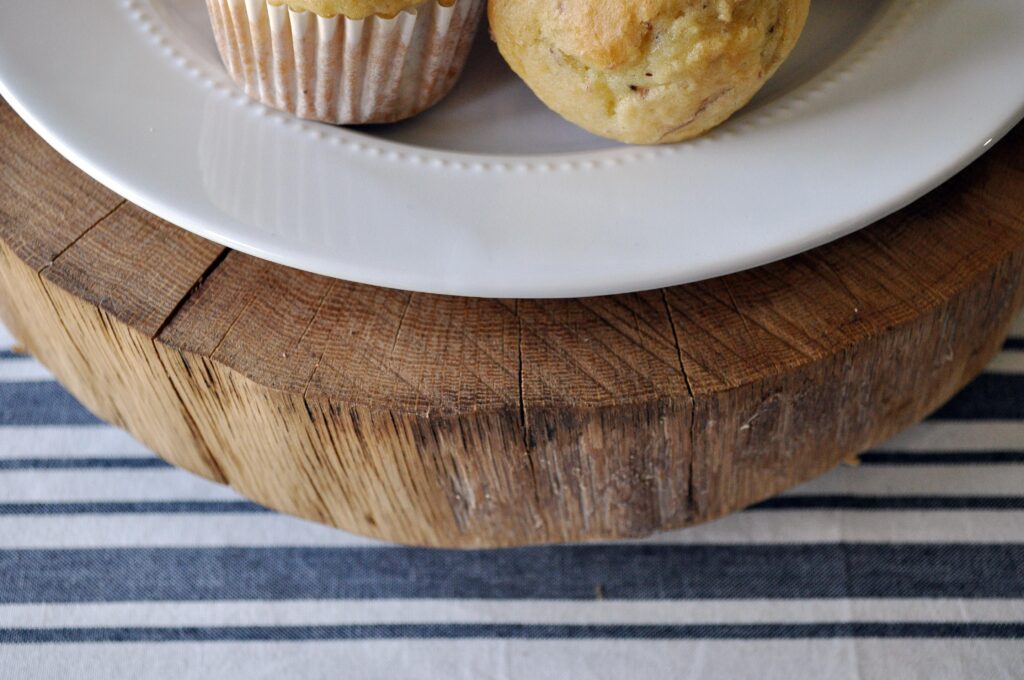 DIY Wood Slab Cake Stand