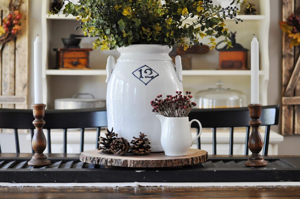 Farmhouse Fall Tour of Homes. Dining Room.