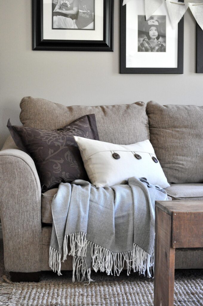 Farmhouse Fall Tour of Homes. Fall throw.