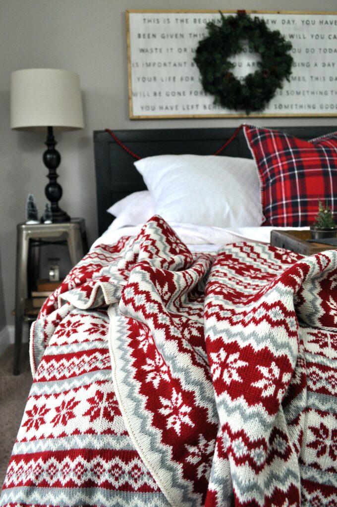 Farmhouse Chrismas Home Tour. Blanket