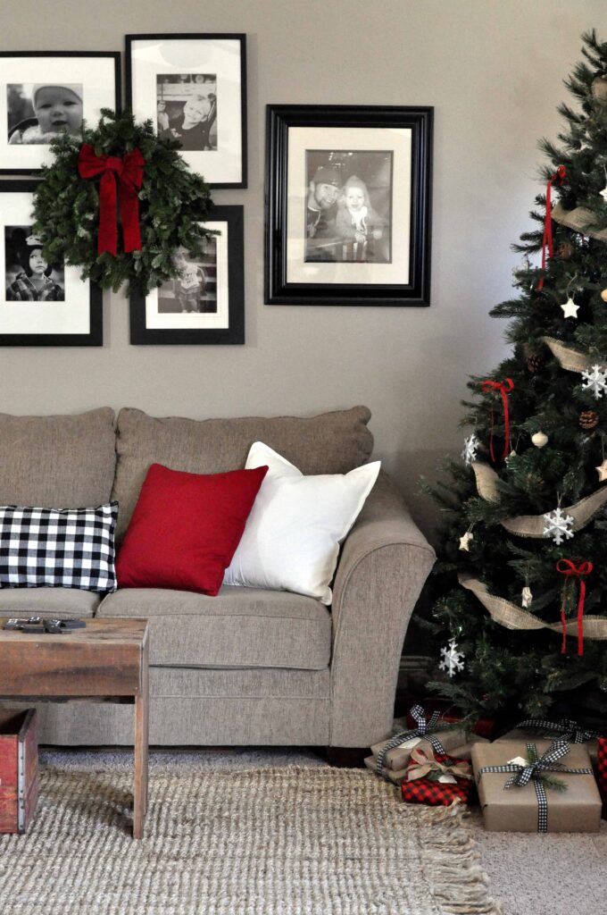 Farmhouse Chrismas Home Tour. Living Room Christmas Tree