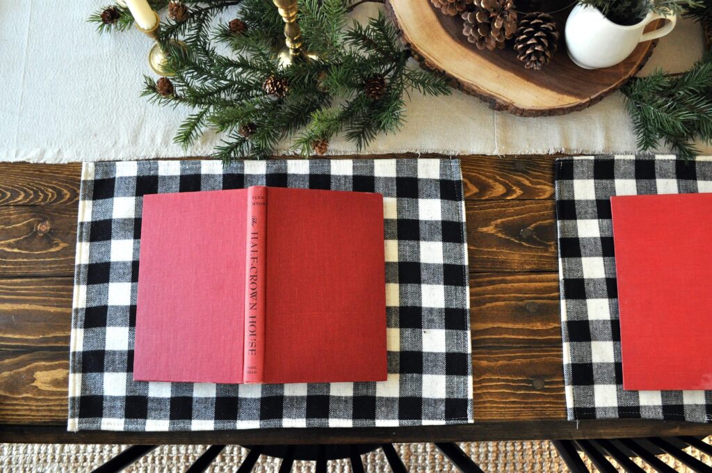 Farmhouse Christmas Home Tour. Table Setting