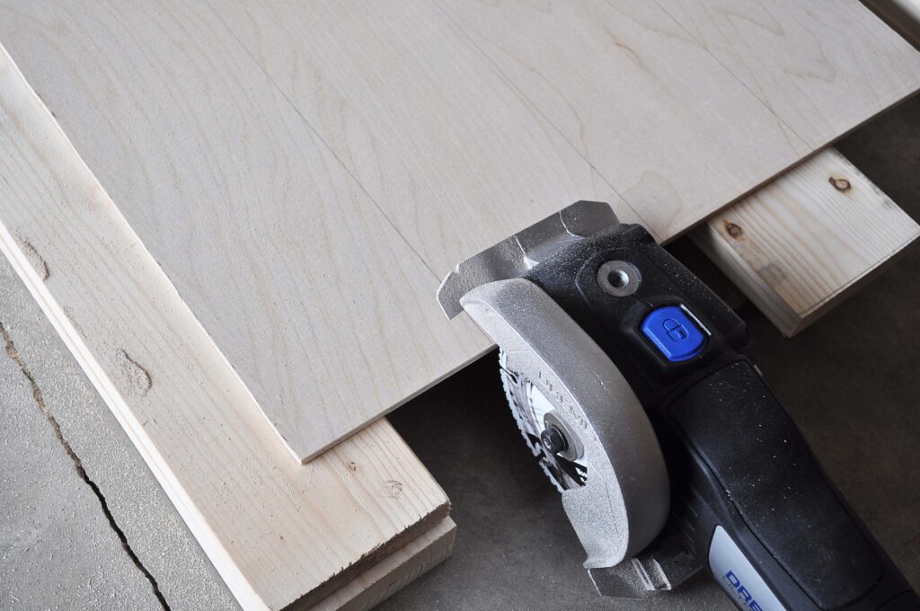 DIY Planked Clock.Cut Plywood