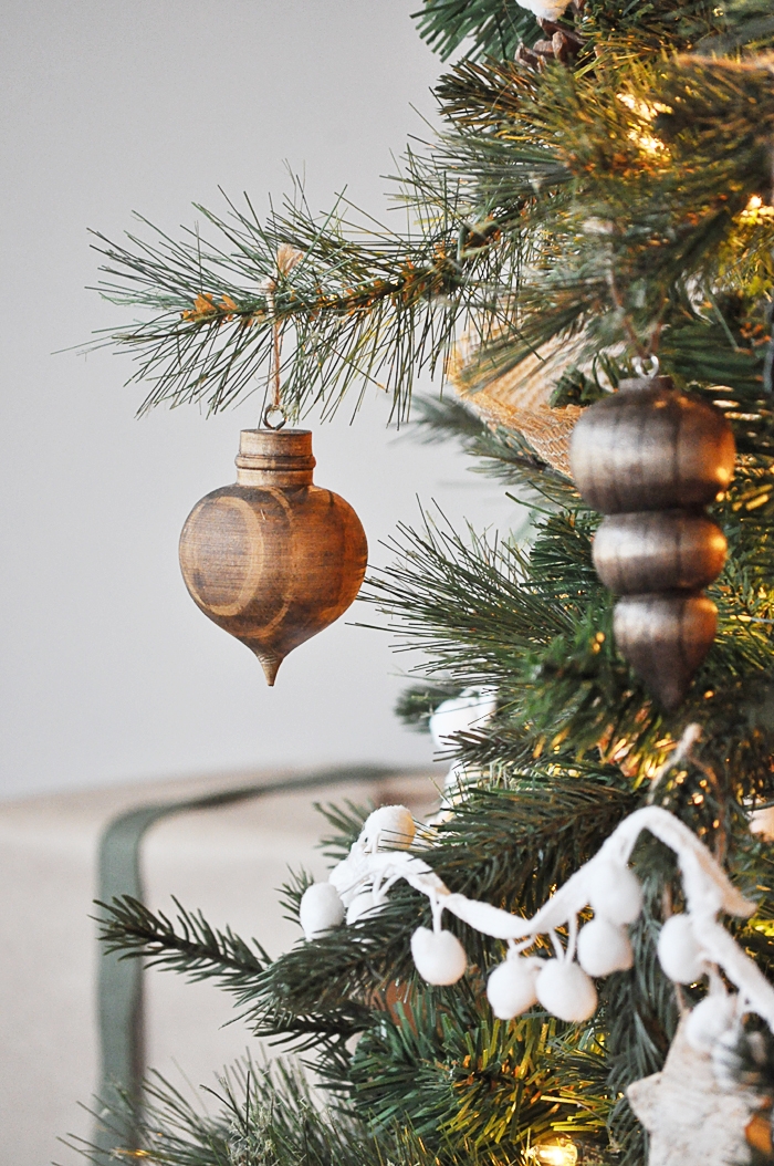 Neutral Rustic Christmas Tree