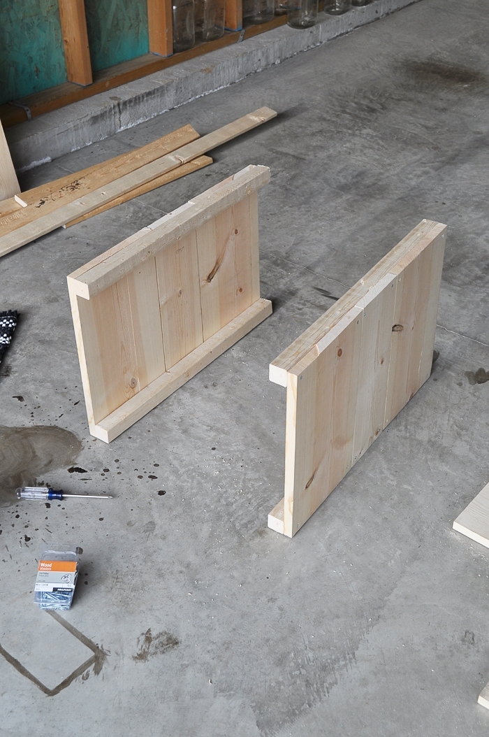 Make these rustic, farmhouse style DIY Crate Side Tables for your living room or bedroom! They are so easy to make! Tutorial here: https://www.littleglassjar.com/2017/04/25/diy-crate-side-tables/