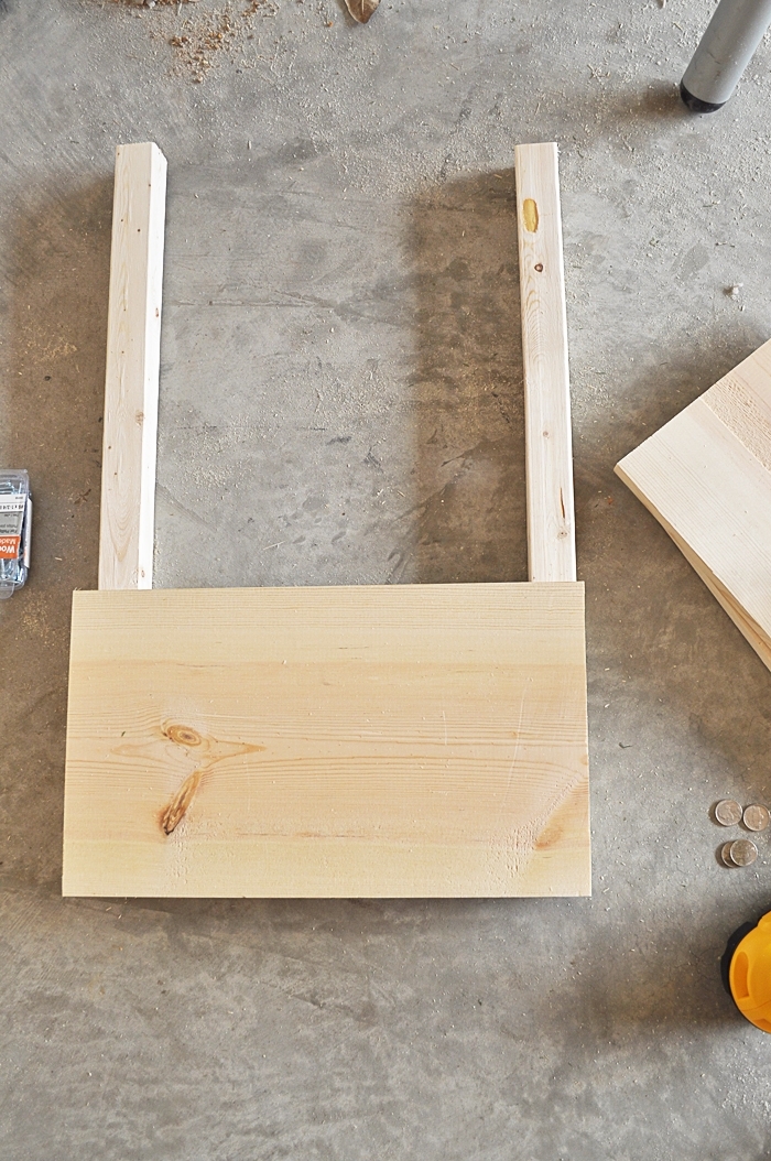 Make these rustic, farmhouse style DIY Crate Side Tables for your living room or bedroom! They are so easy to make! Tutorial here: https://www.littleglassjar.com/2017/04/25/diy-crate-side-tables/