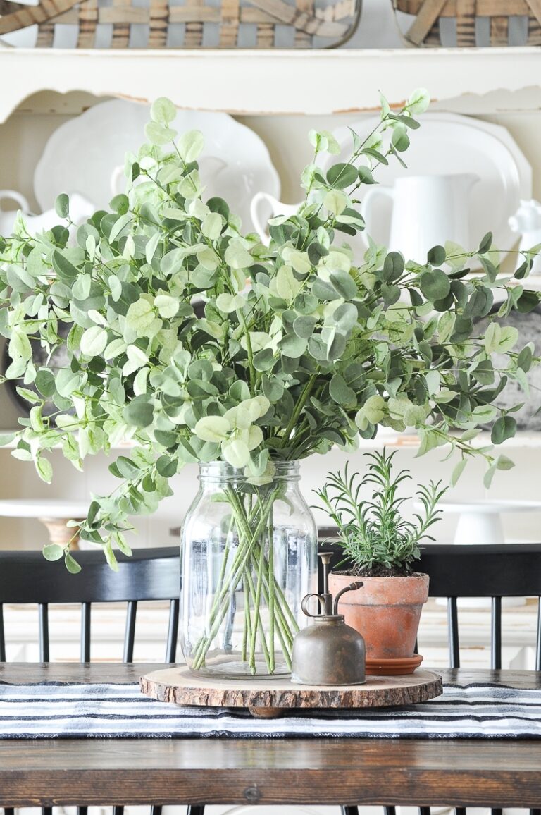 Simple Summer Dining Room | Little Glass Jar