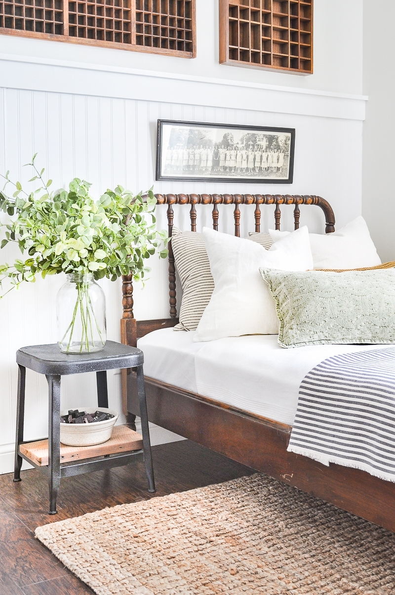 Summer Colors Tour - green in the guest bedroom