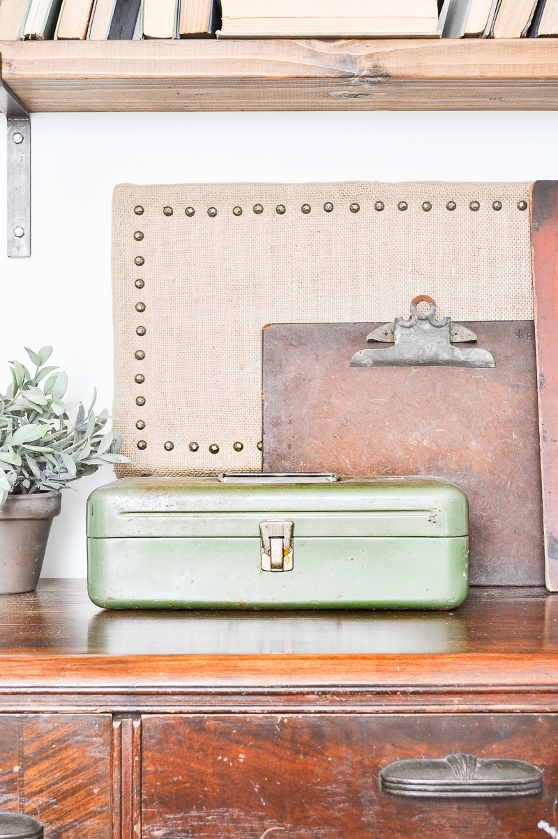 Summer Colors Tour - green in the guest bedroom