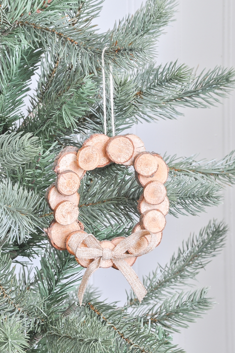 DIY Wood Slice Wreath Ornament