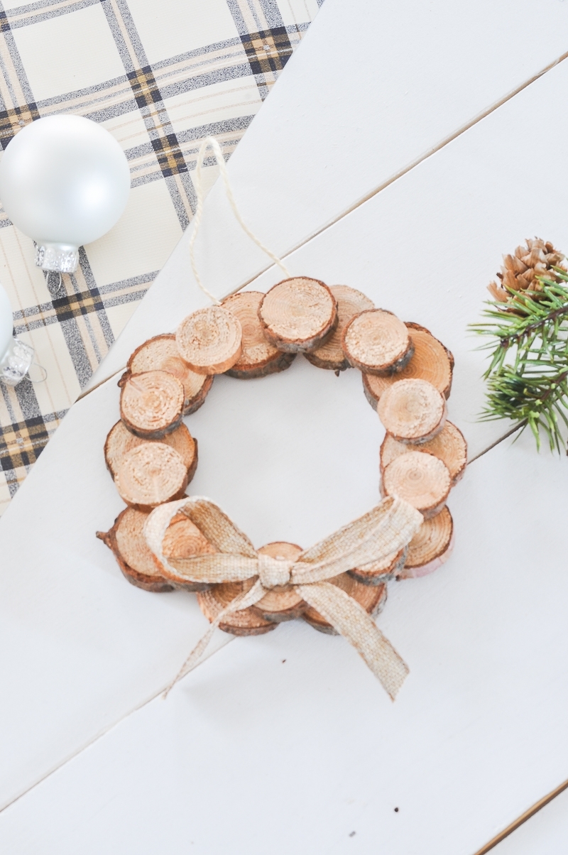 DIY Wood Slice Wreath Ornament