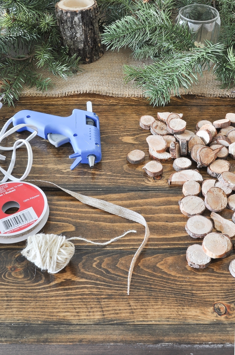 DIY Wood Slice Wreath Ornament