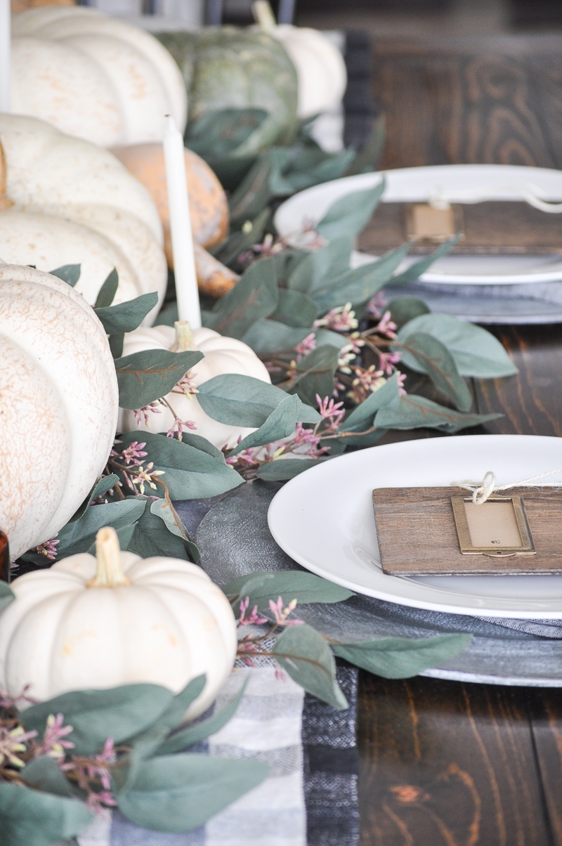 Elements of a Festive Thanksgiving Tablescape