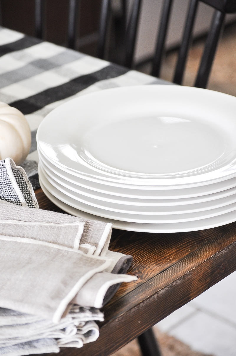 Elements of a Festive Thanksgiving Tablescape