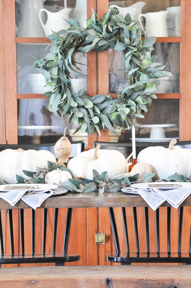 Elements of a Festive Thanksgiving Tablescape