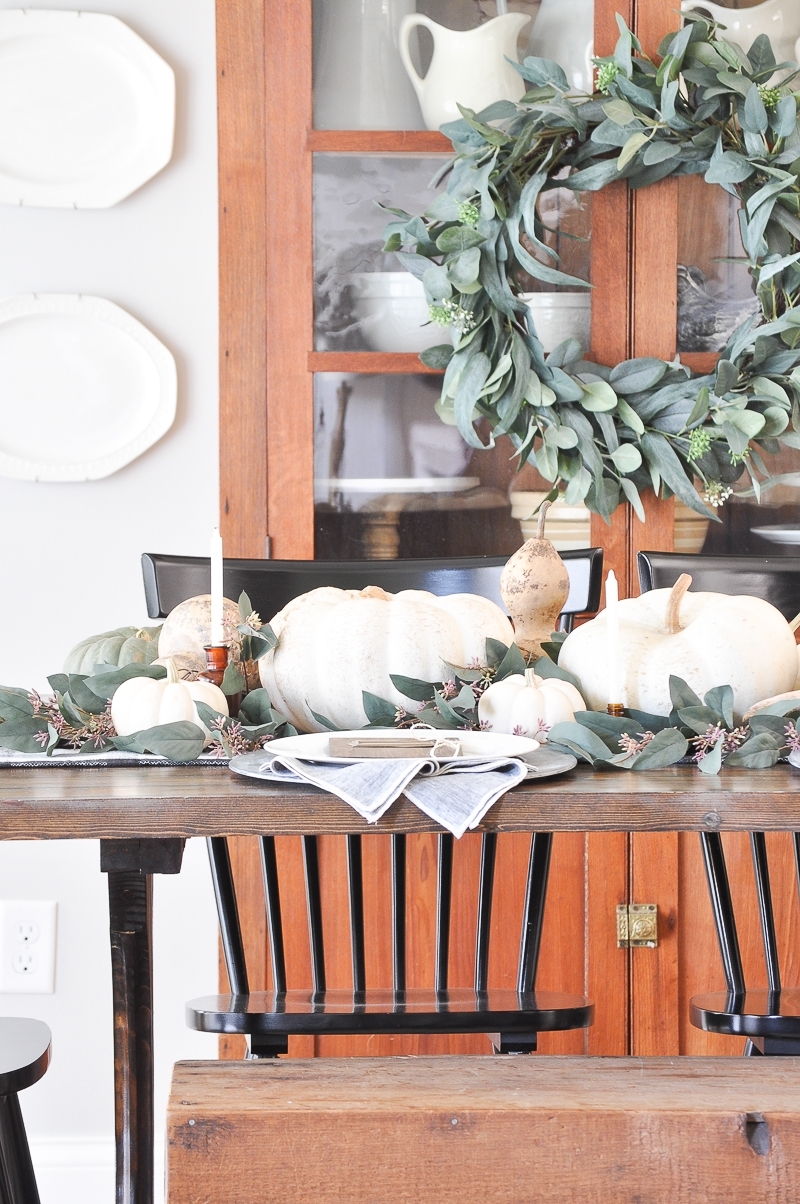 Elements of a Festive Thanksgiving Tablescape