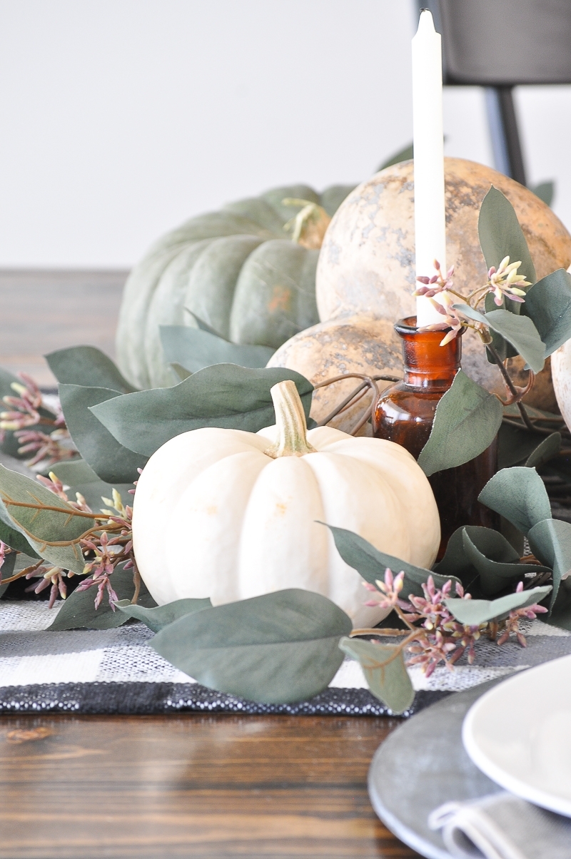 Elements of a Festive Thanksgiving Tablescape