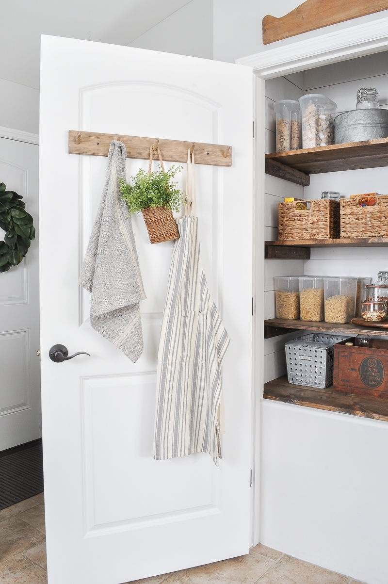 Farmhouse Pantry Organization