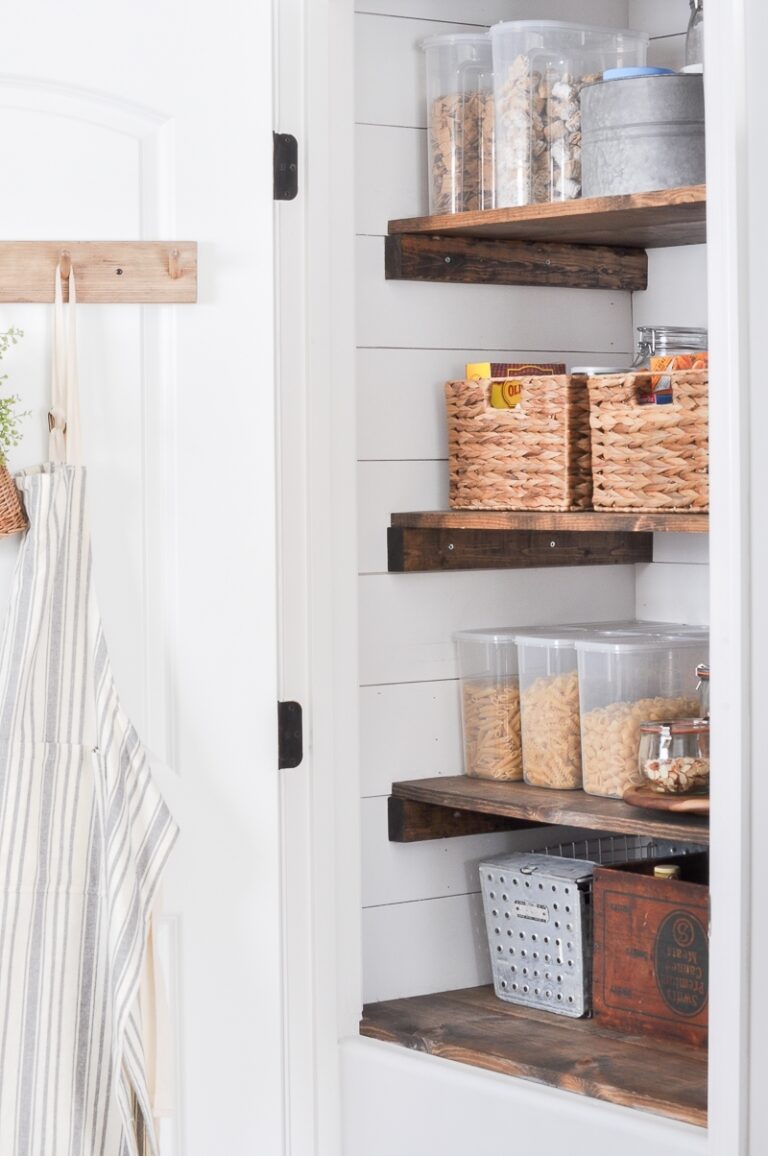 Farmhouse Pantry Organization