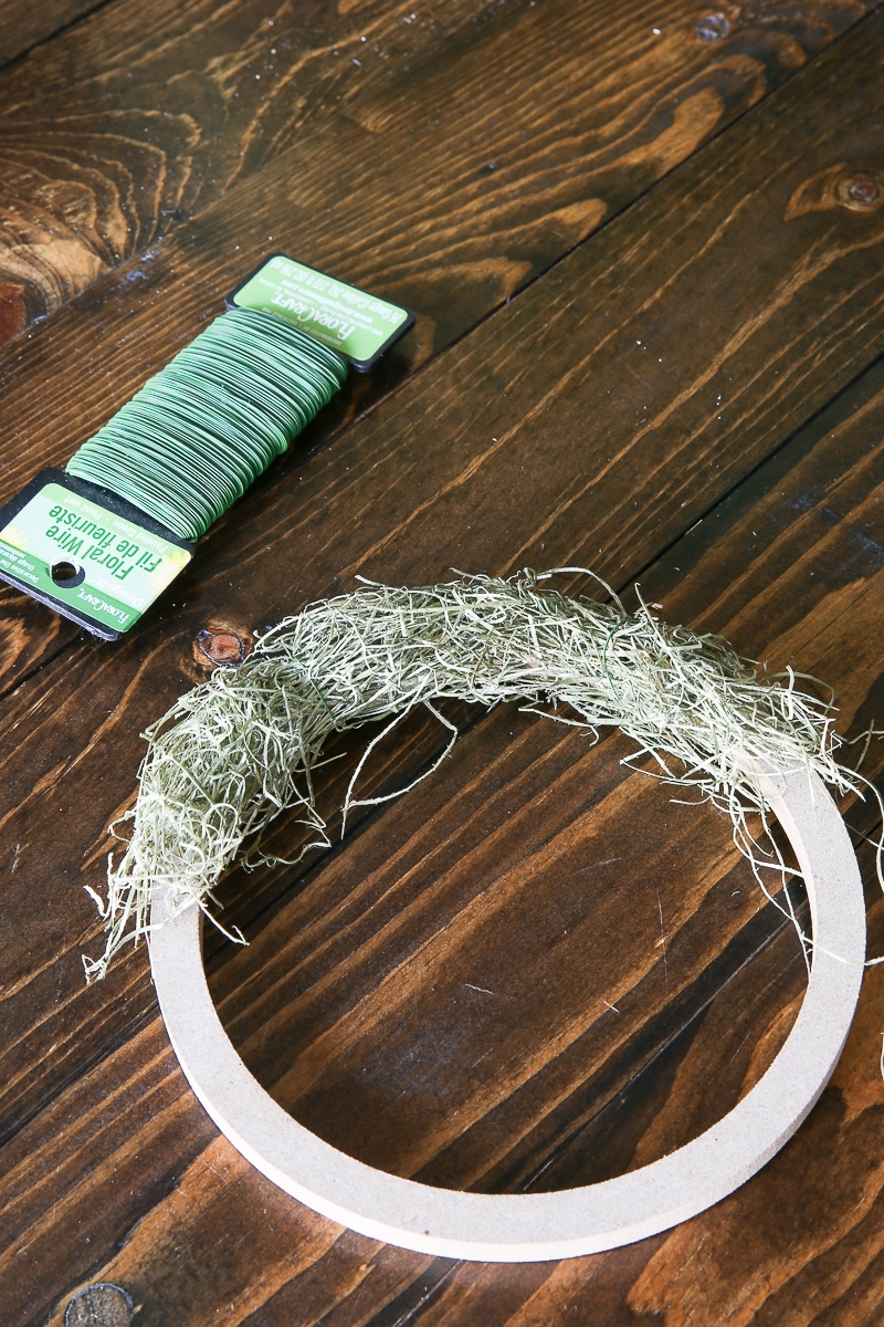 DIY Mini Spring Moss Wreath