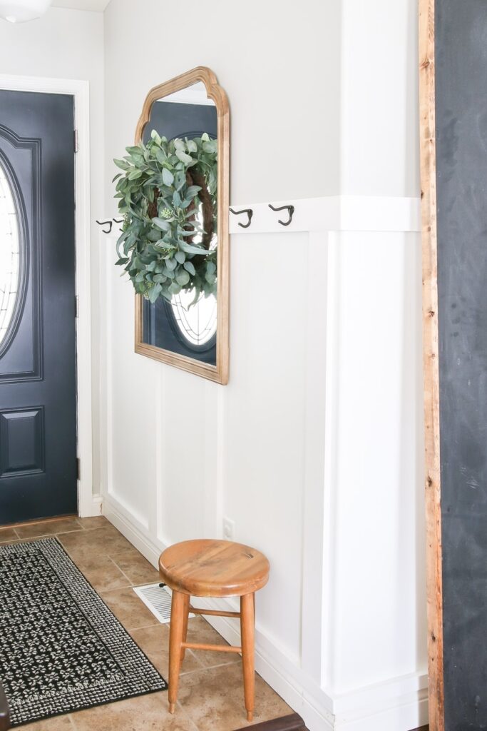How to Decorate a Small Entryway | Little Glass Jar