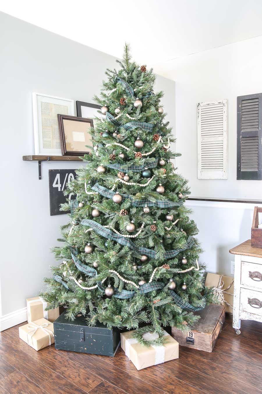 Green and Gold Plaid Christmas Tree