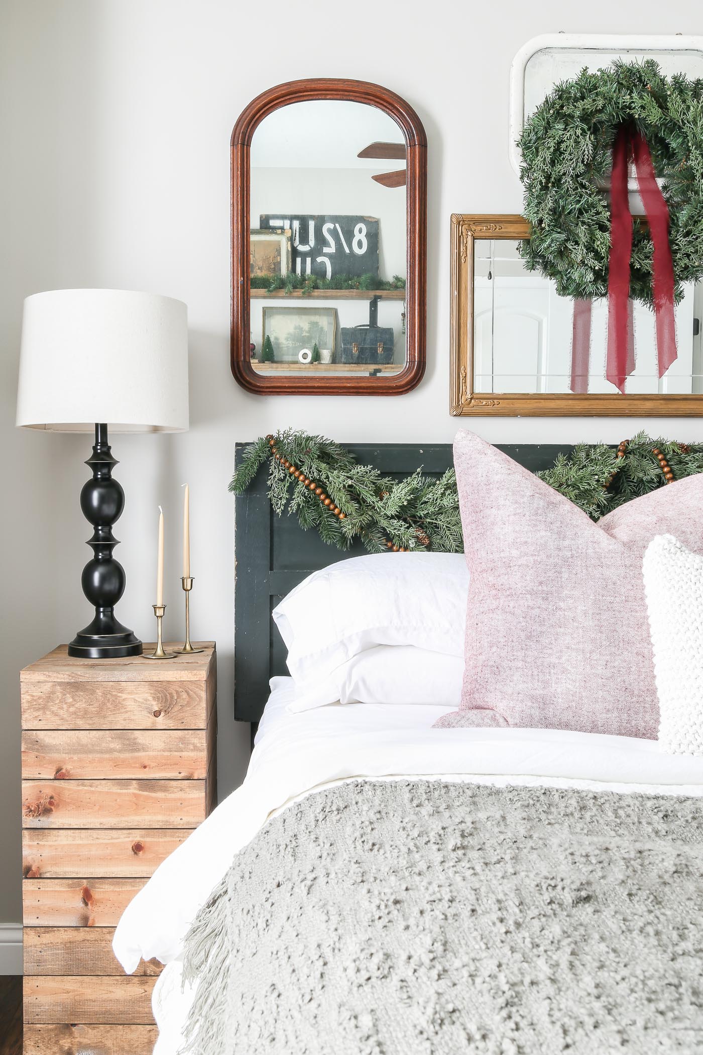 Christmas in the Guest Bedroom