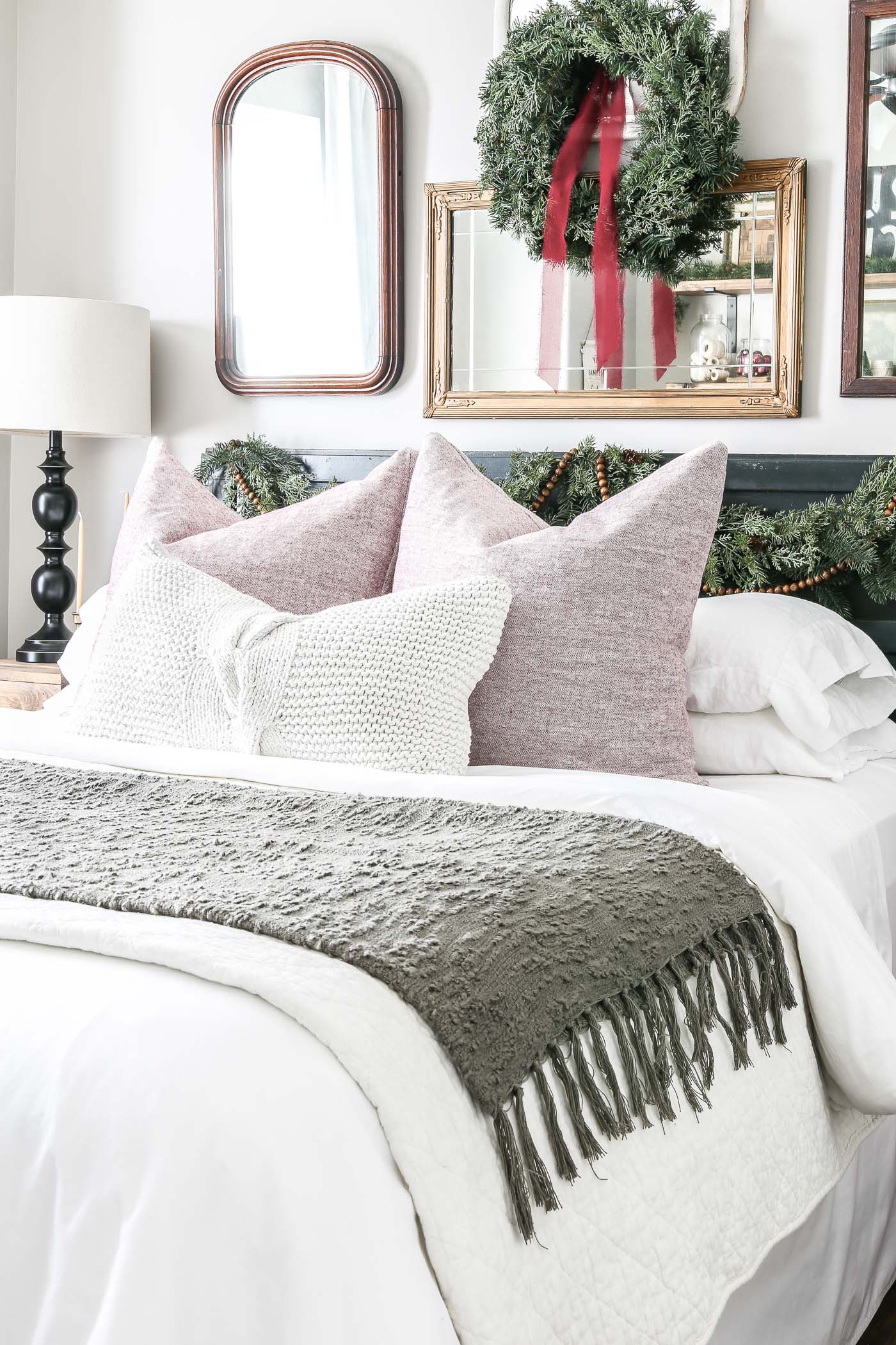 Christmas in the Guest Bedroom