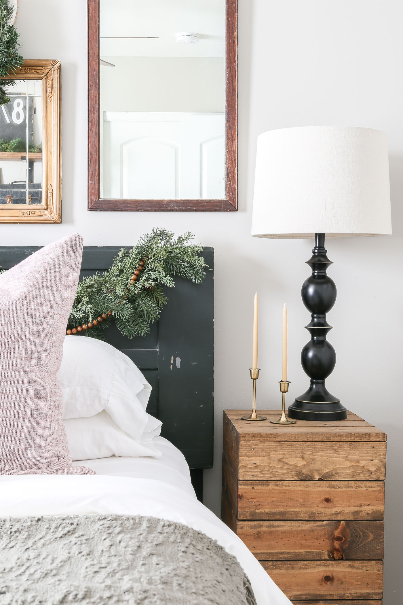 Christmas in the Guest Bedroom