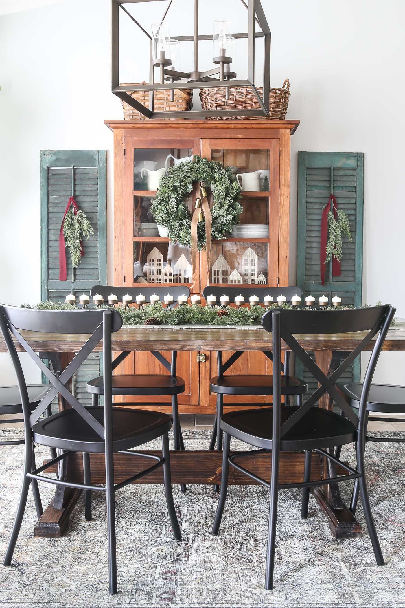 Beautiful Christmas Dining Room