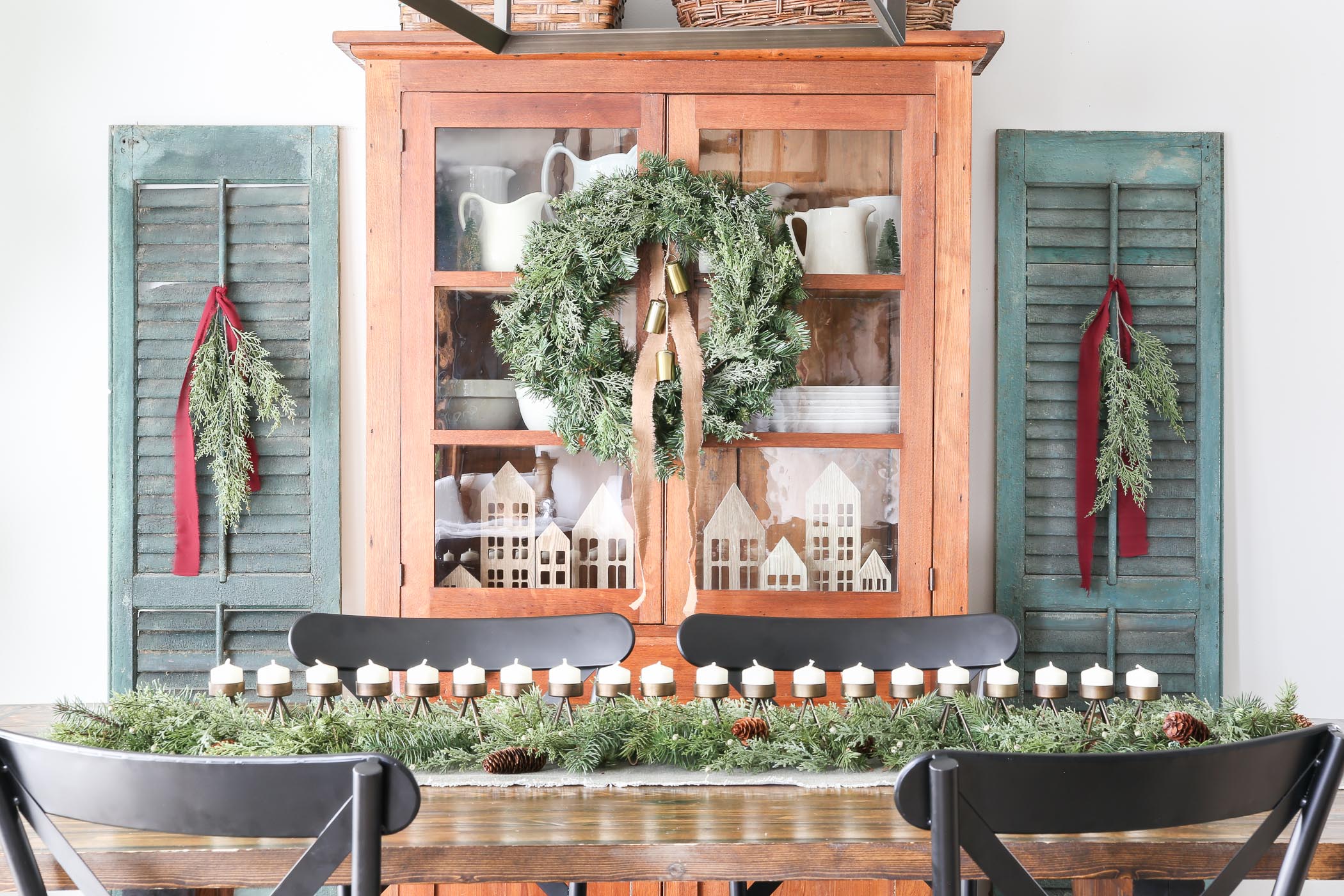 Beautiful Christmas Dining Room