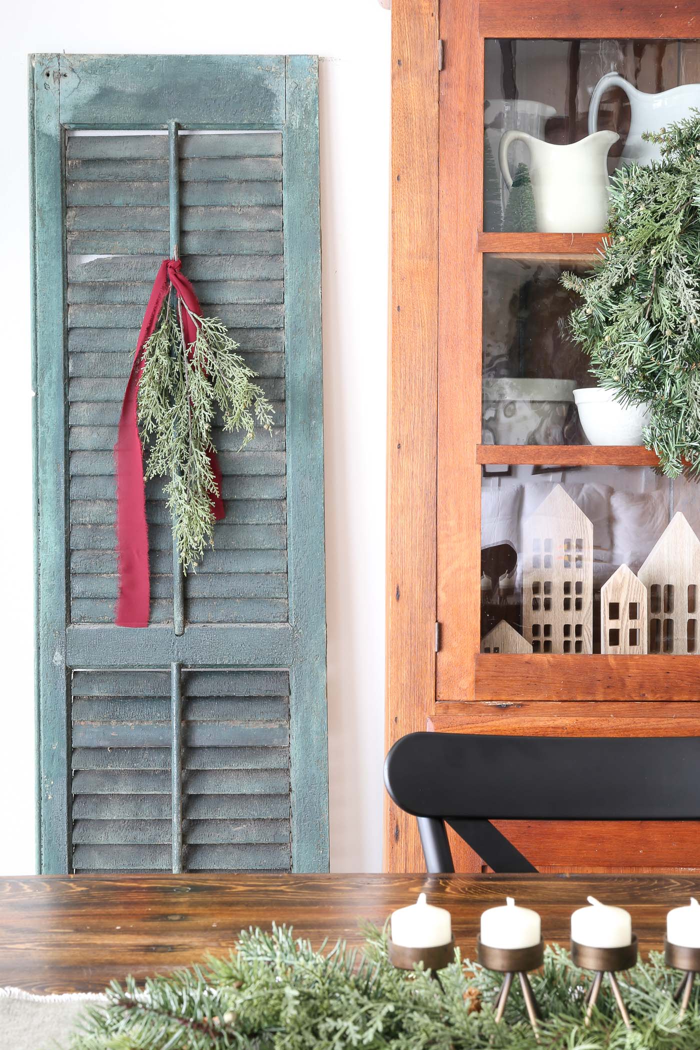 Beautiful Christmas Dining Room