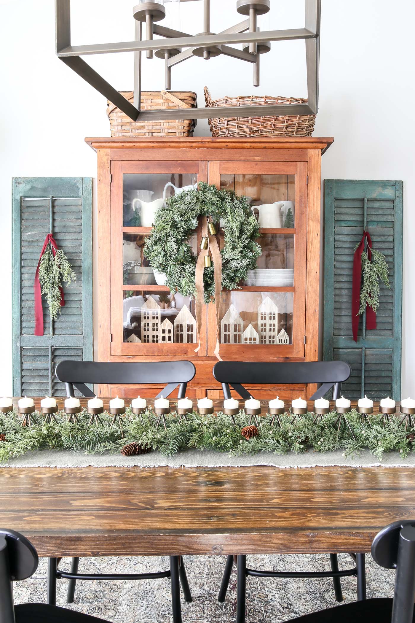 Beautiful Christmas Dining Room