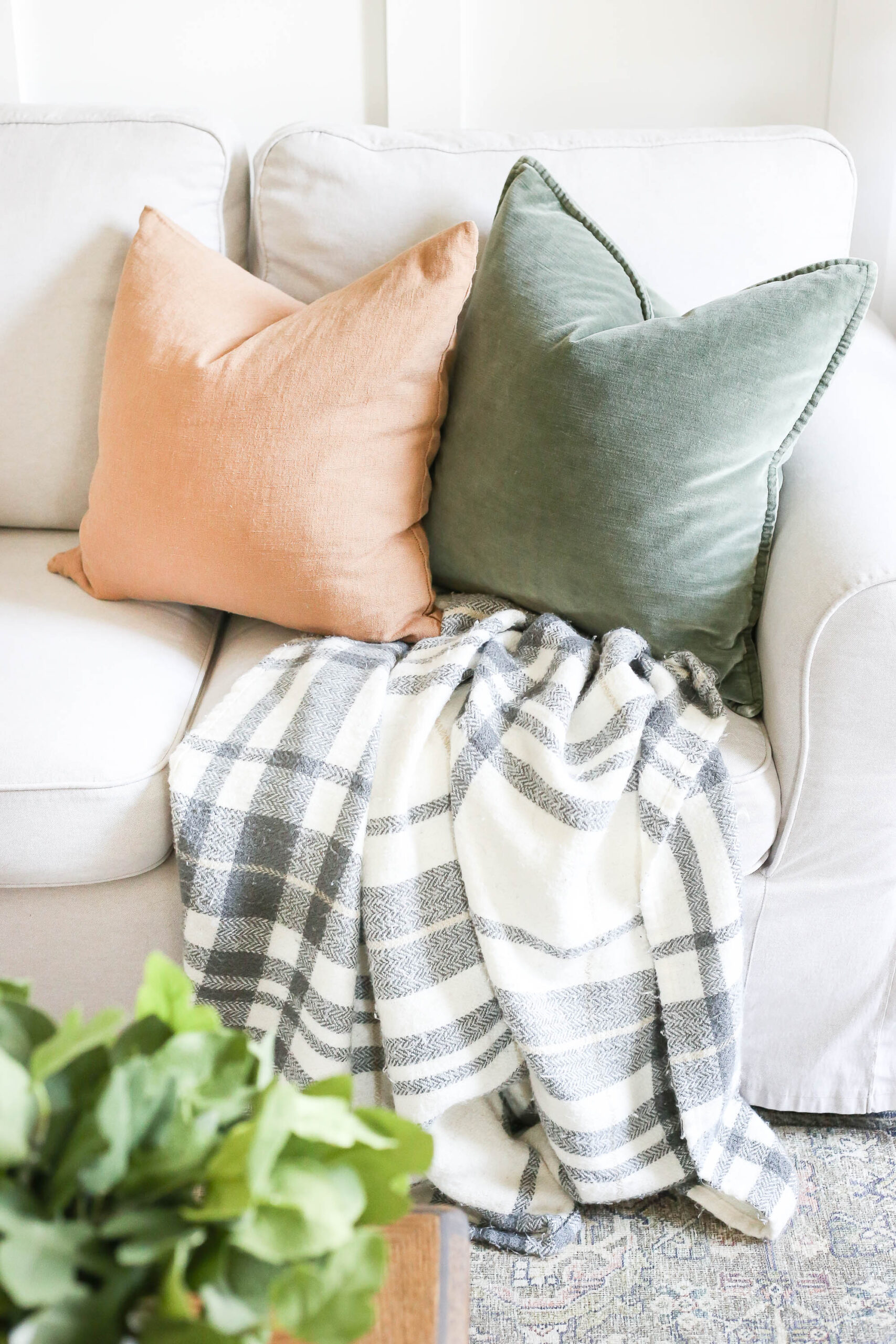 Simple Plaid Fall Living Room
