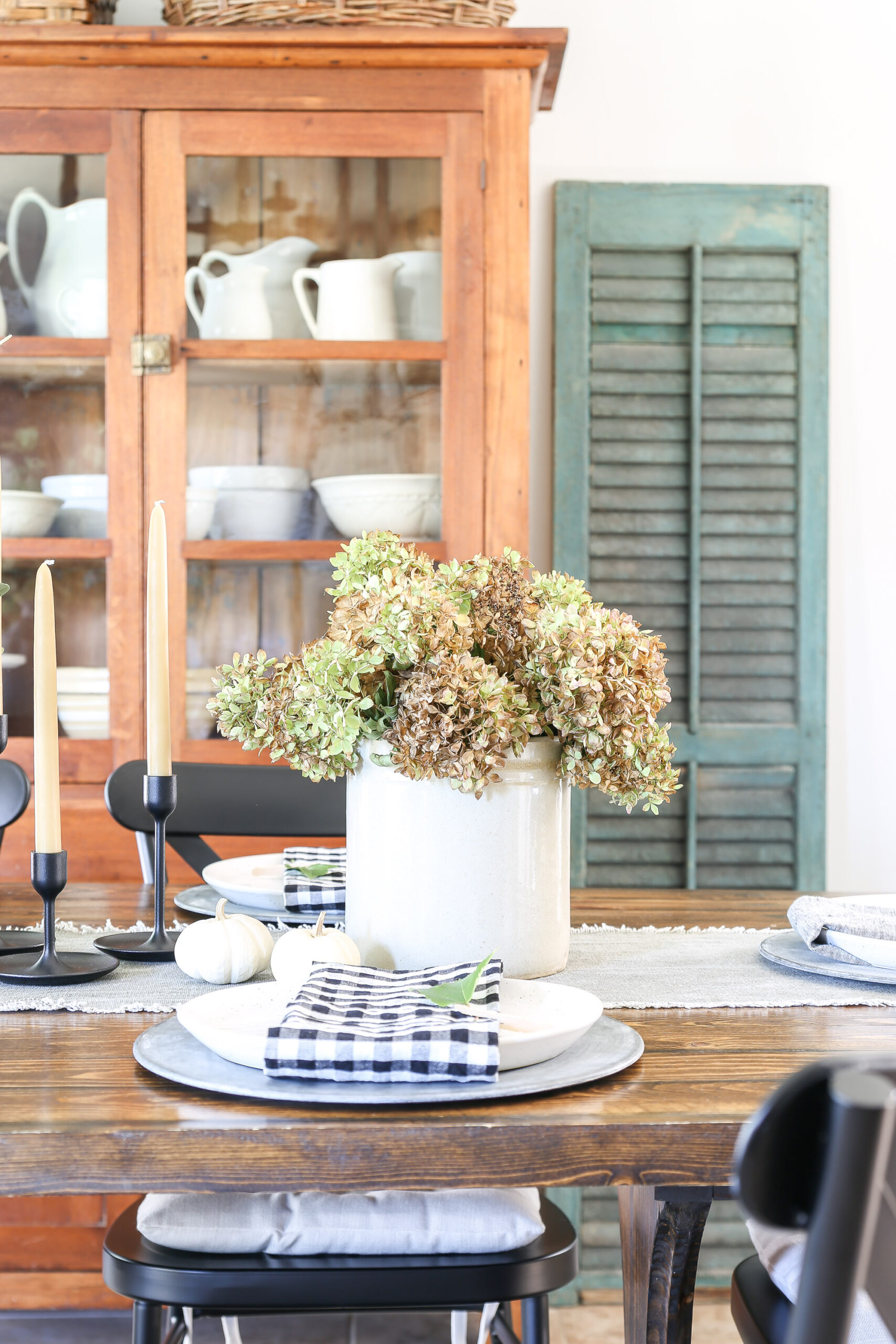 How to decorate the dining room for fall 