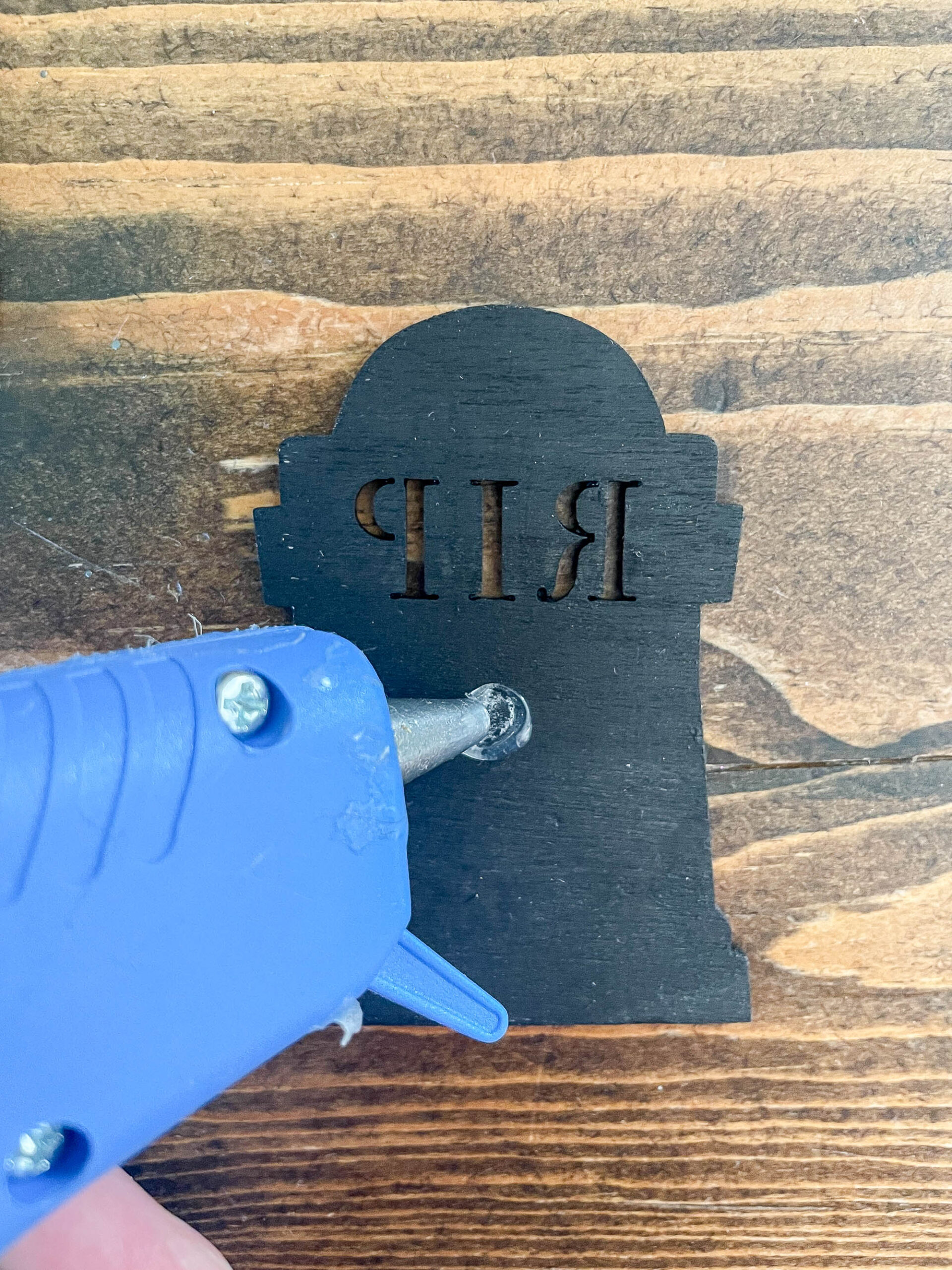 DIY Halloween Pumpkin Stakes
