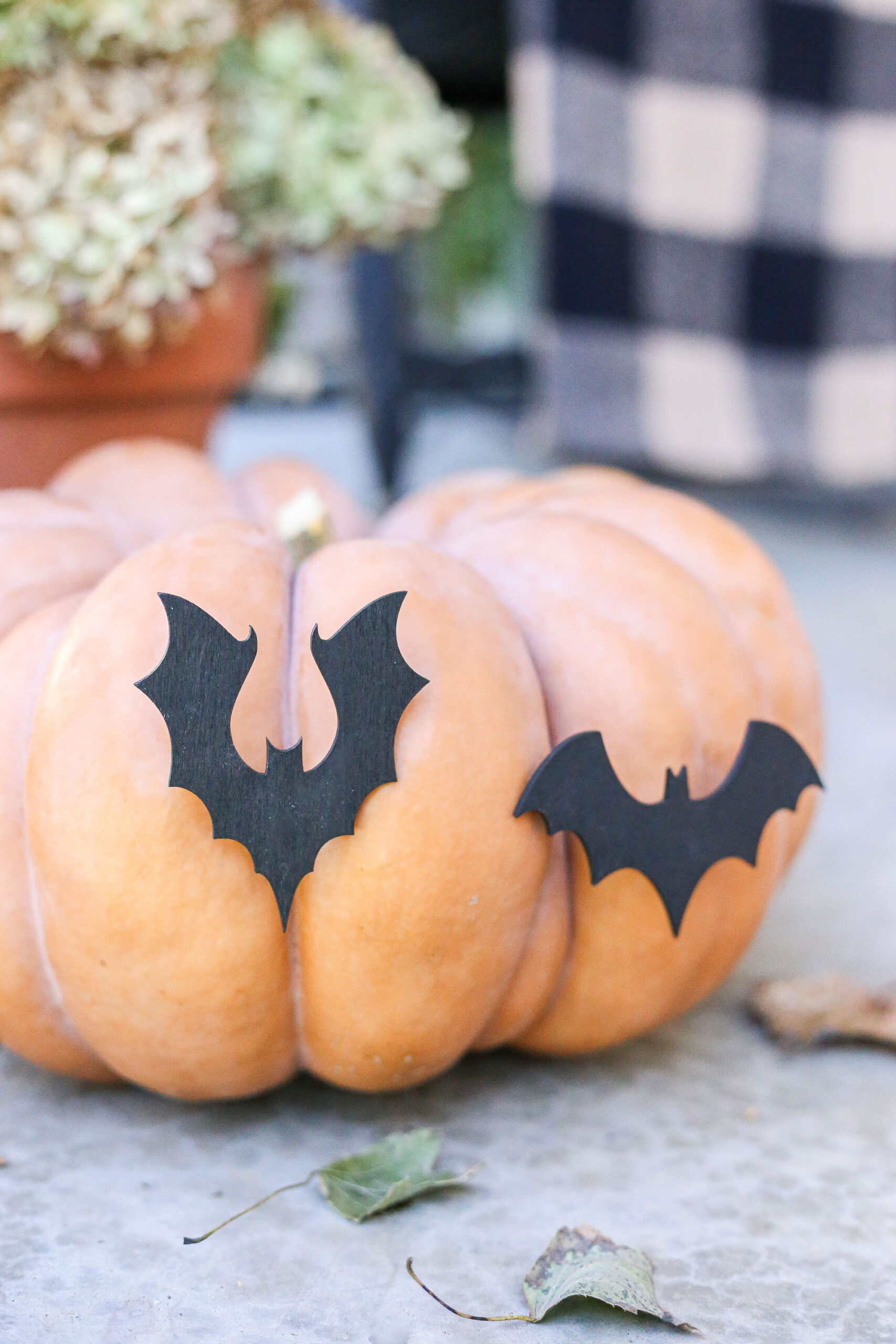 DIY Halloween Pumpkin Stakes