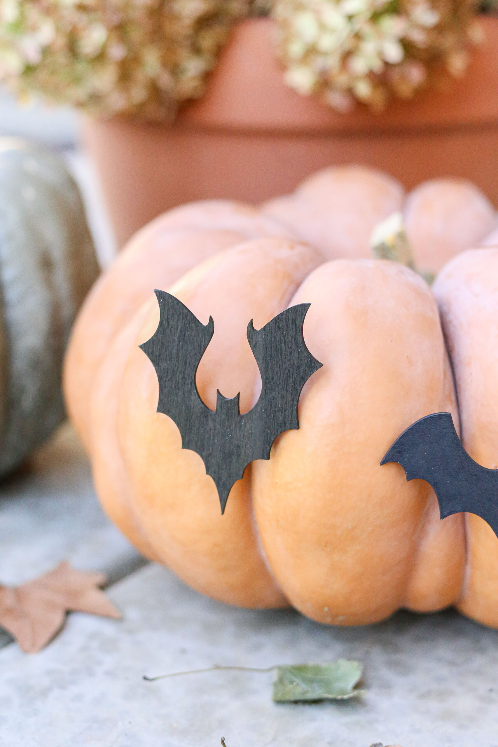 DIY Halloween Pumpkin Stakes