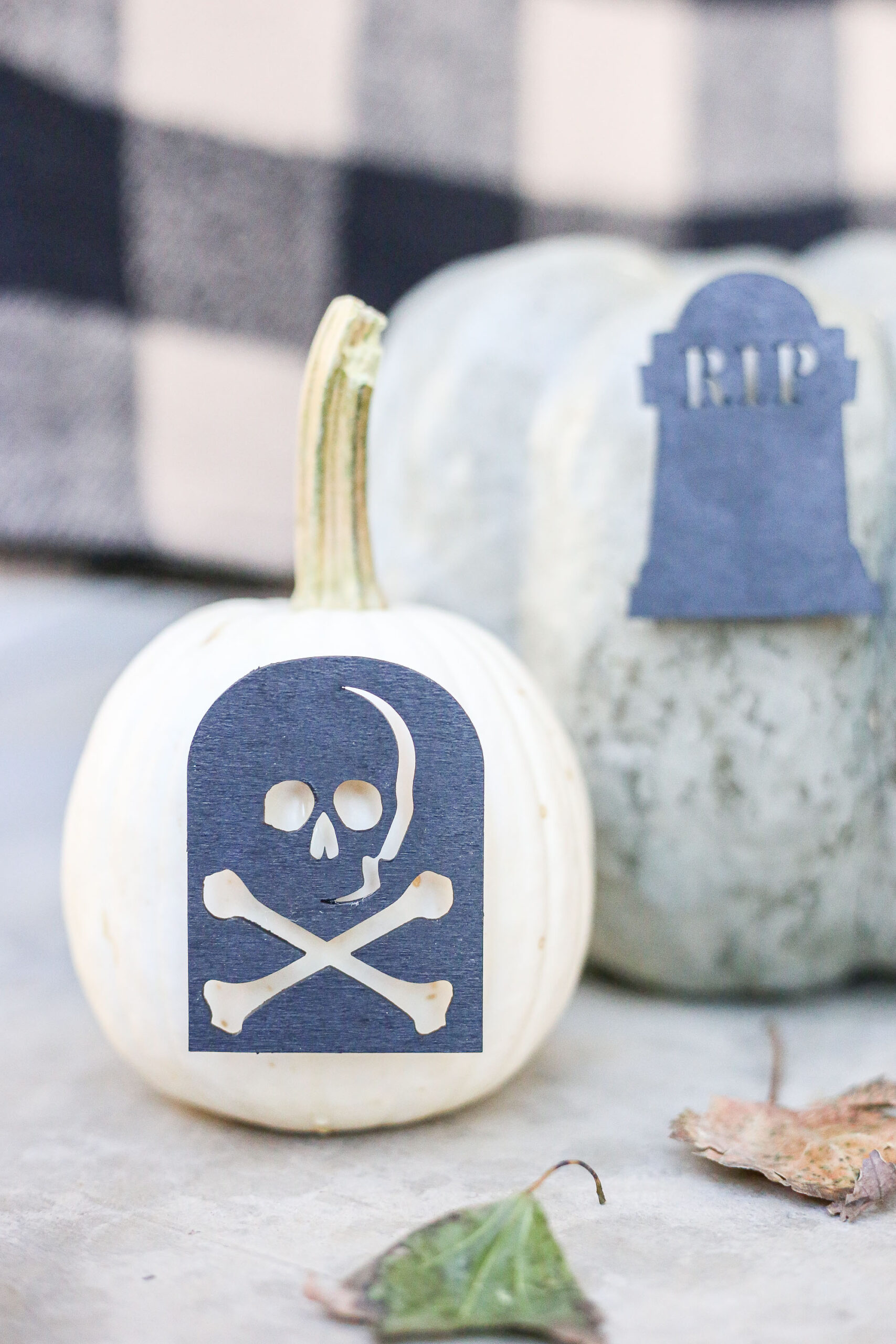 DIY Halloween Pumpkin Stakes
