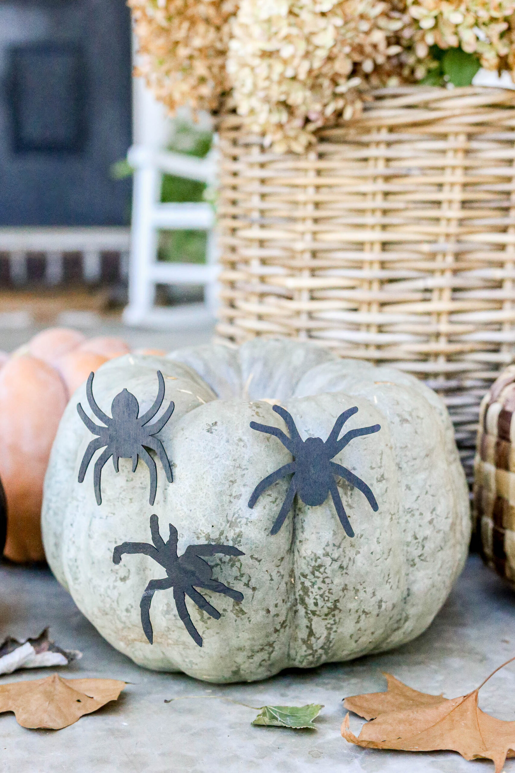 DIY Halloween Pumpkin Stakes