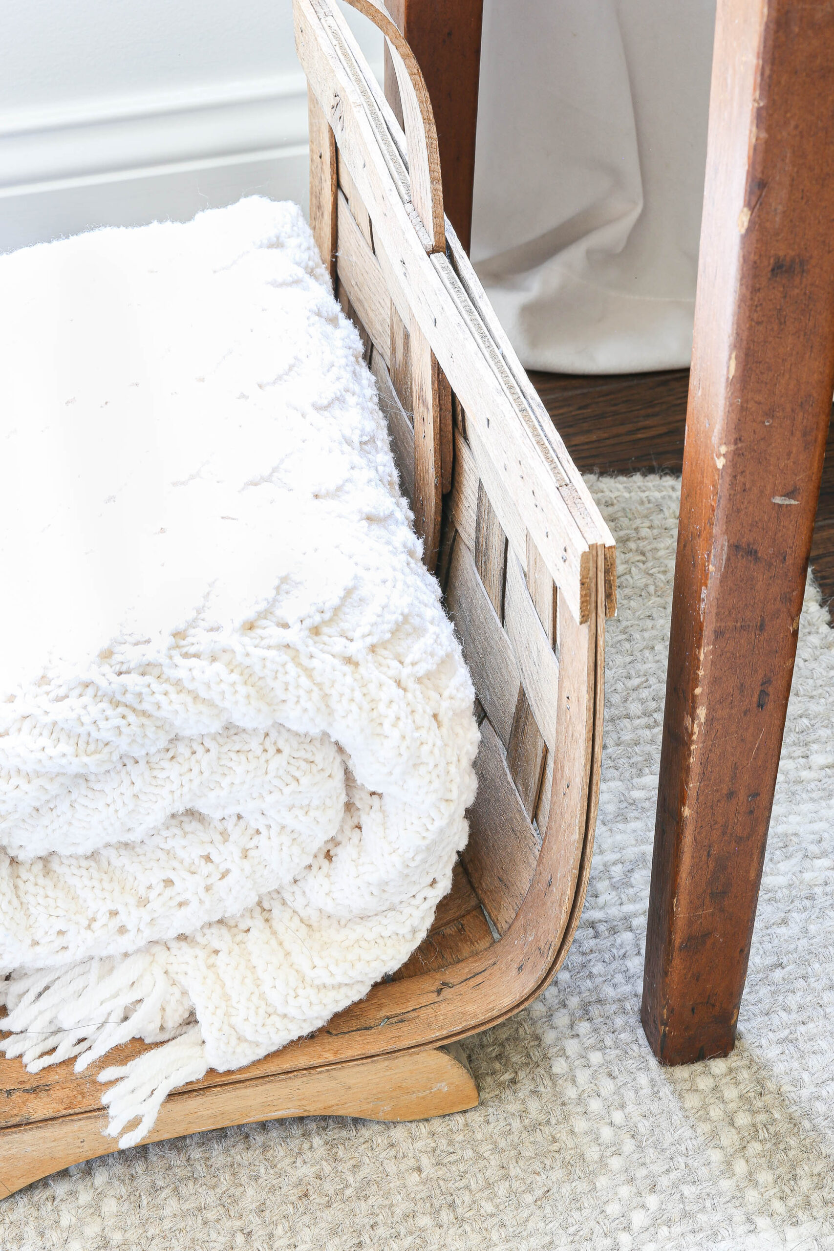 How to Create a Cozy Puzzle Table Corner